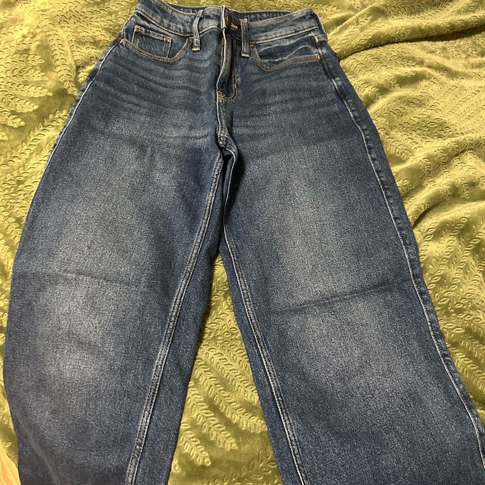 Hollister wide leg high waisted jeans in Vintage dark color